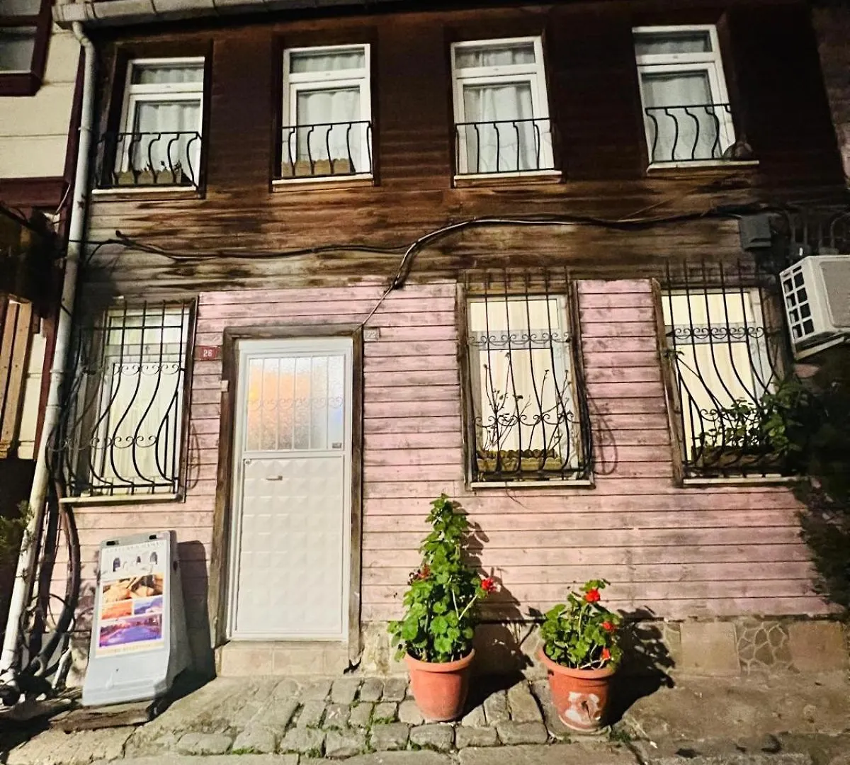 Dedenin Yeri Istanbul Apartment